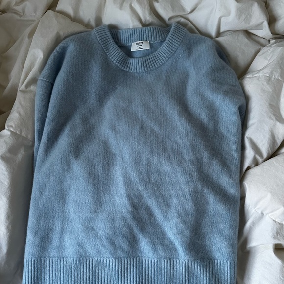 Aritzia cashmere blue sweater - Picture 2 of 4